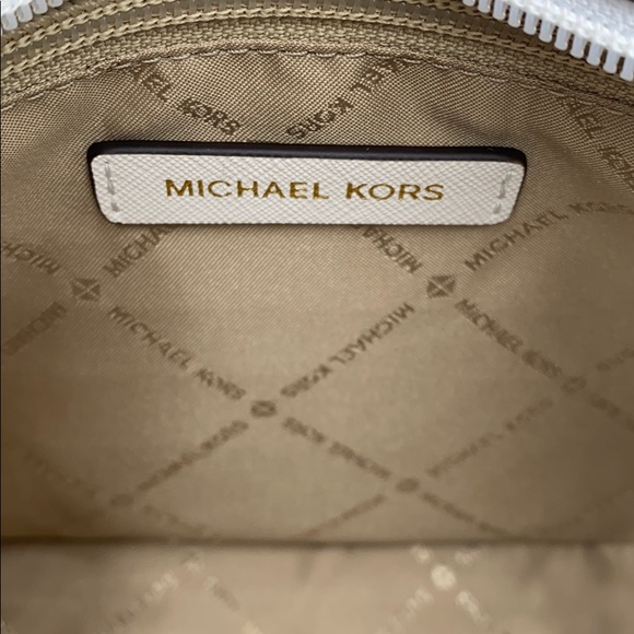 MICHAEL KORS XS CONVERTIBLE TOP ZIP TOTE OPTIC WHT - Picture 13 of 16